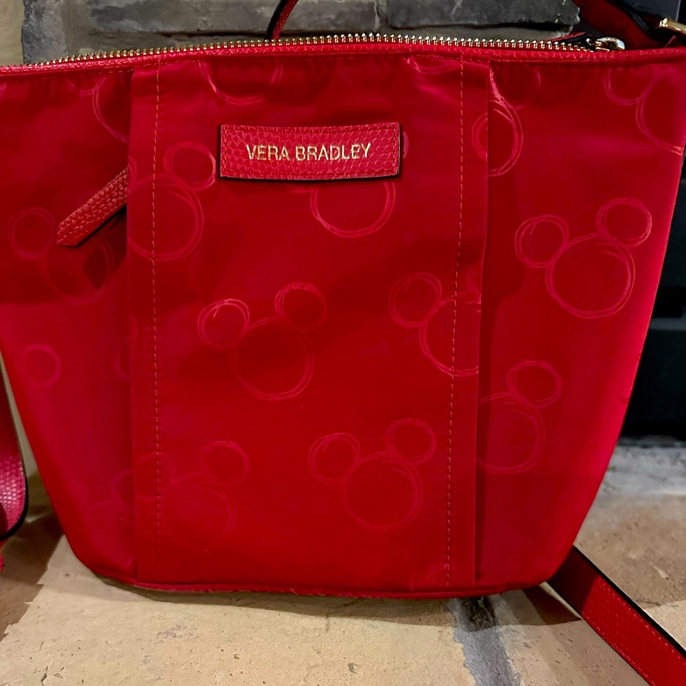 Band new! Never used, just not caring purses any longer and not needed.